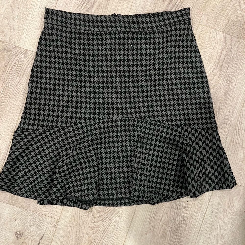 Banana Republic Fitted Ruffle Skirt